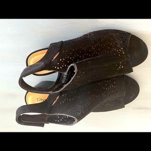 Slightly healed lace black sandal